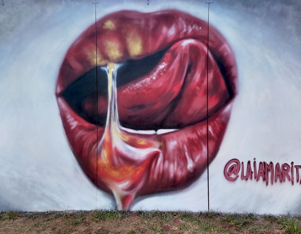 laiamarita-mural-labios-sensualidad-arte-erotico-contemporaneo-espacio-urbano-festival-sunranxx
